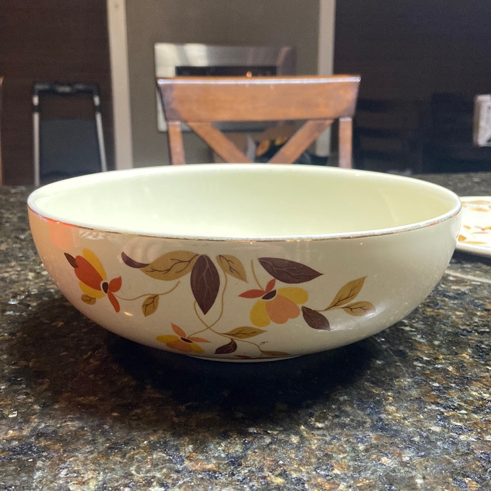 Halls superior large bowl Autumn leaf